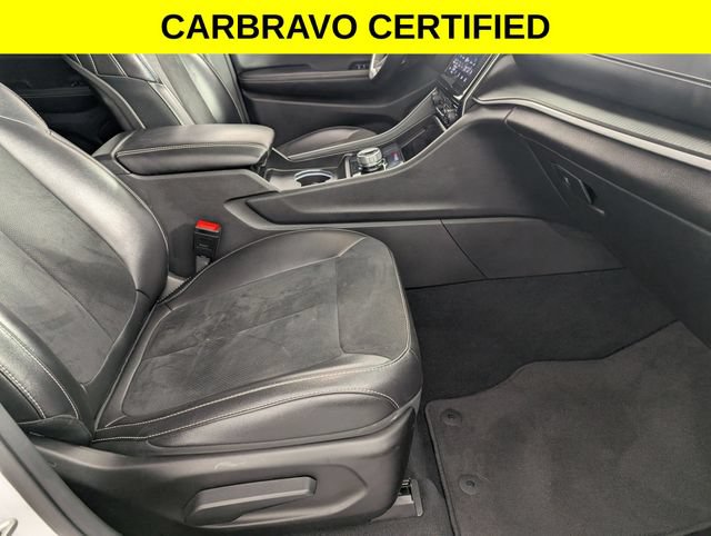 Used 2024 Jeep Grand Cherokee L Altitude AWD/4WD image 34