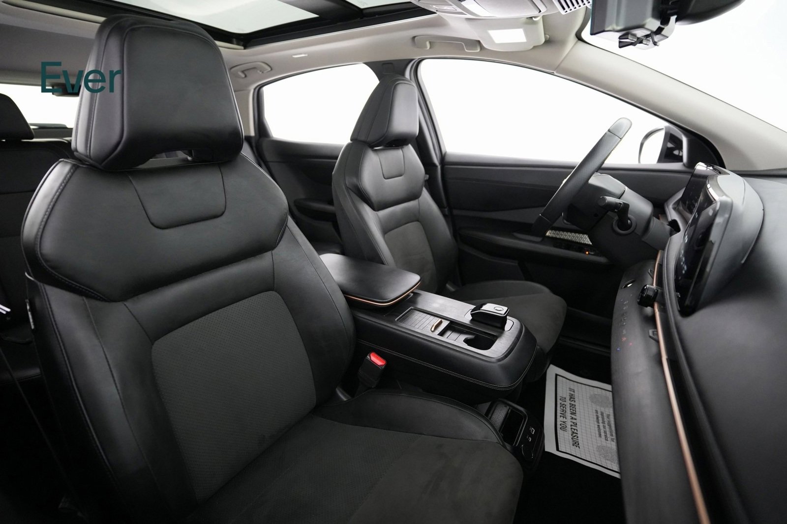 Used 2023 Nissan Ariya AWD image 8