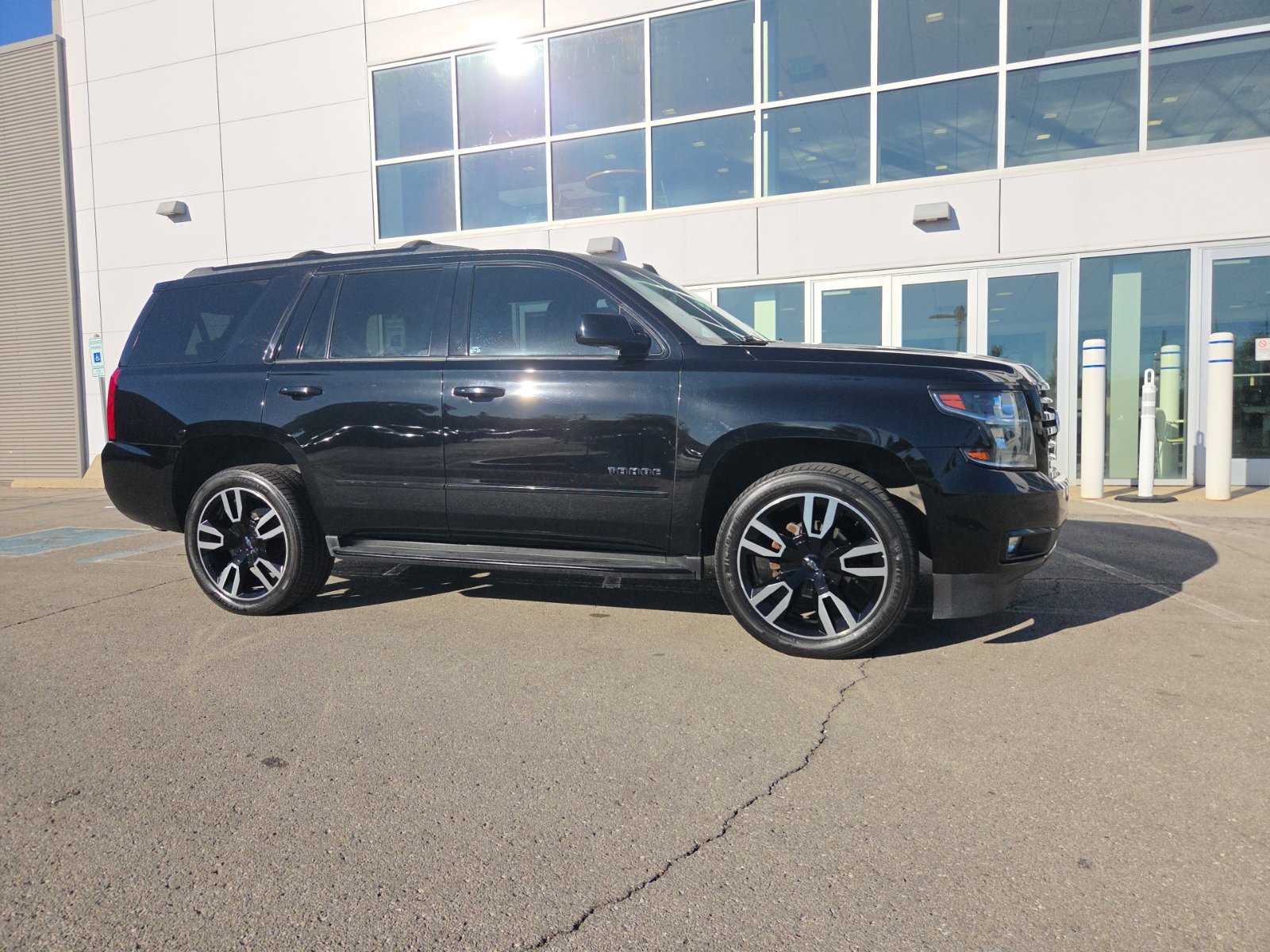 Used 2019 Chevrolet Tahoe Premier AWD/4WD image 4