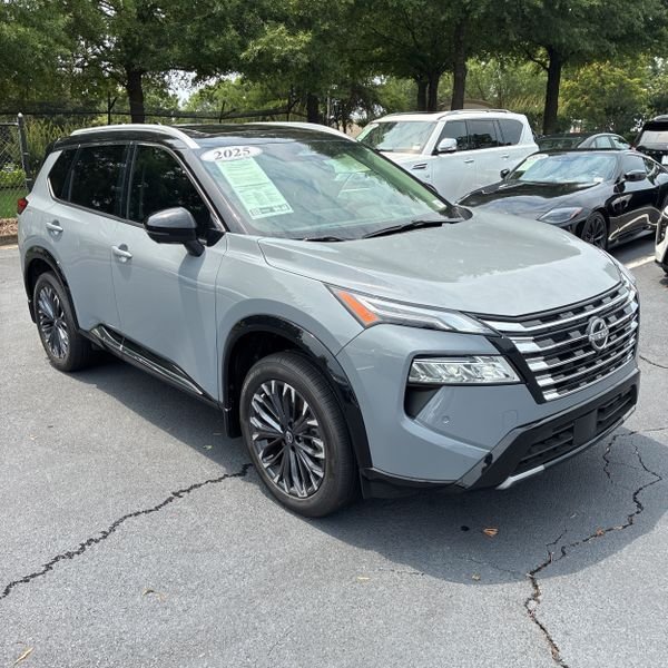 Used 2025 Nissan Rogue Platinum w/ Tech Package FWD video 1
