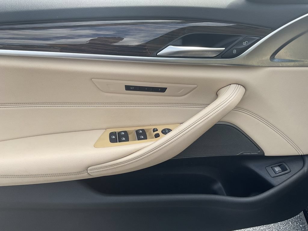 Used 2021 BMW 530i RWD image 16