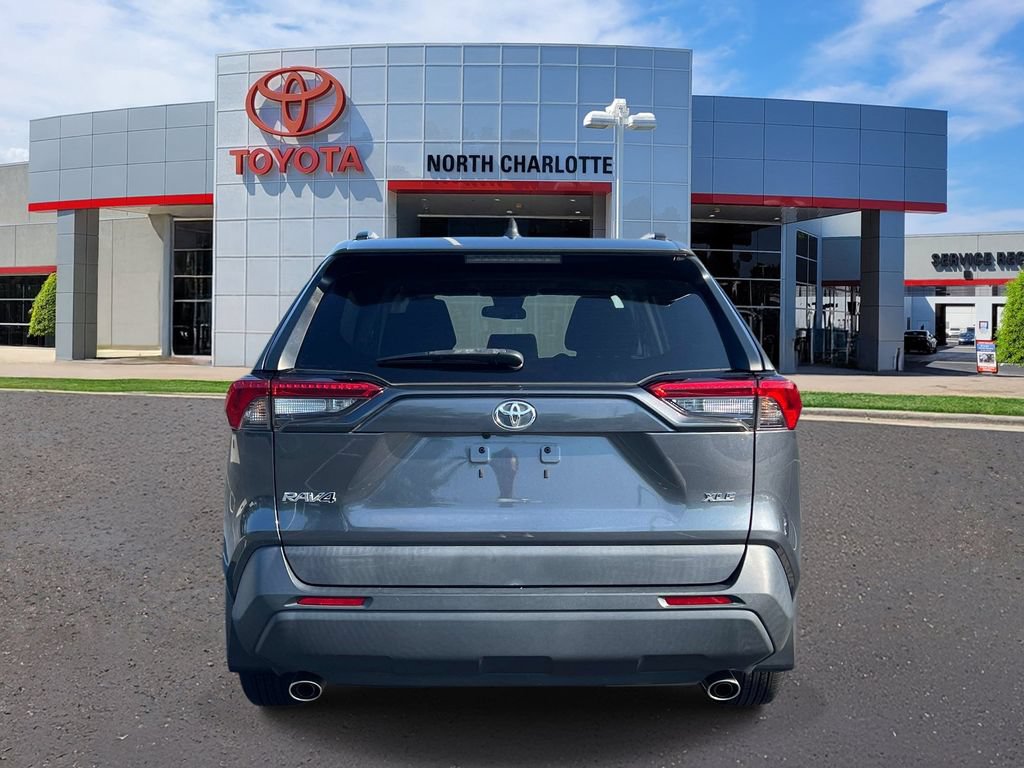 Used 2021 Toyota RAV4 XLE w/ Convenience Package FWD image 7