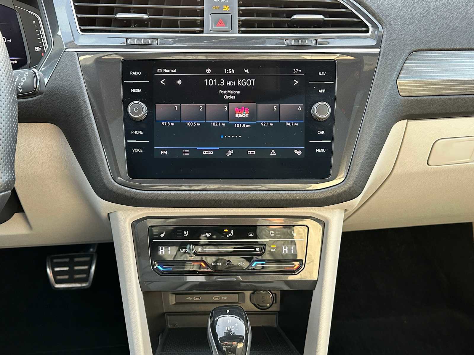 Used 2022 Volkswagen Tiguan SEL R-Line image 26