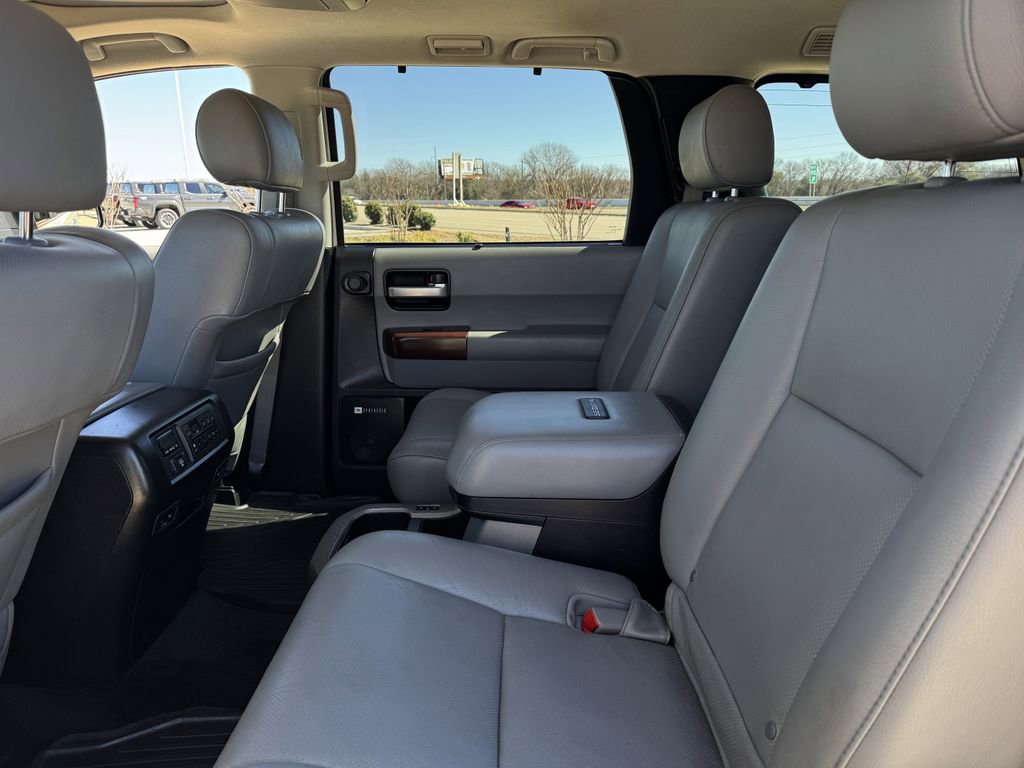 Used 2013 Toyota Sequoia Platinum image 30