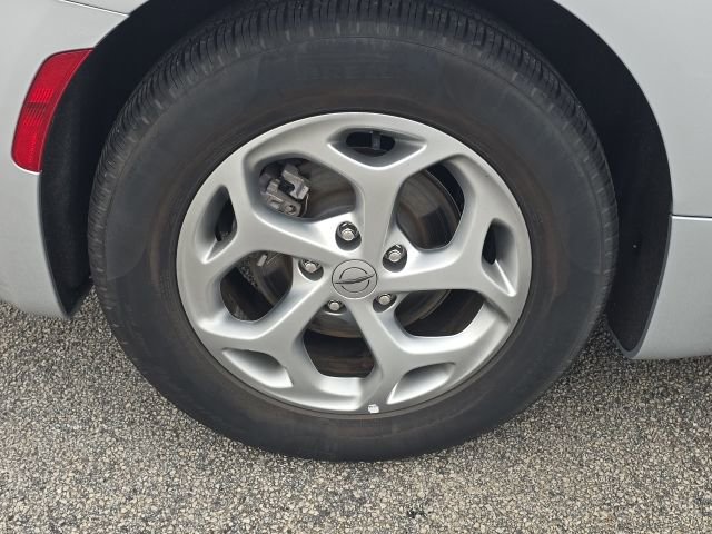 Used 2024 Chrysler Pacifica Limited image 10