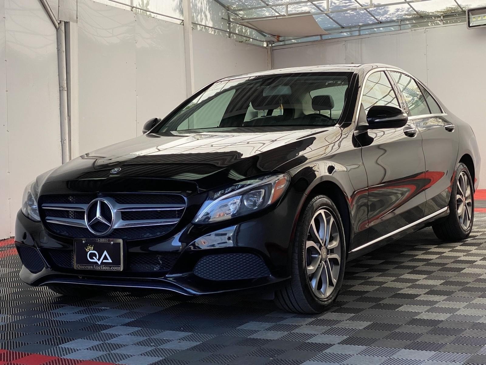 Used 2015 Mercedes-Benz C 300 4MATIC Sedan image 3