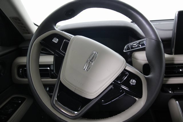 Used 2023 Lincoln Aviator Reserve w/ Equipment Group 201A image 16