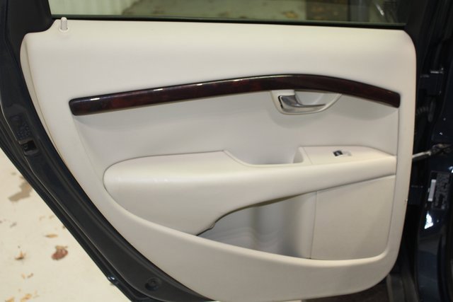 Used 2008 Volvo XC70 3.2 image 16