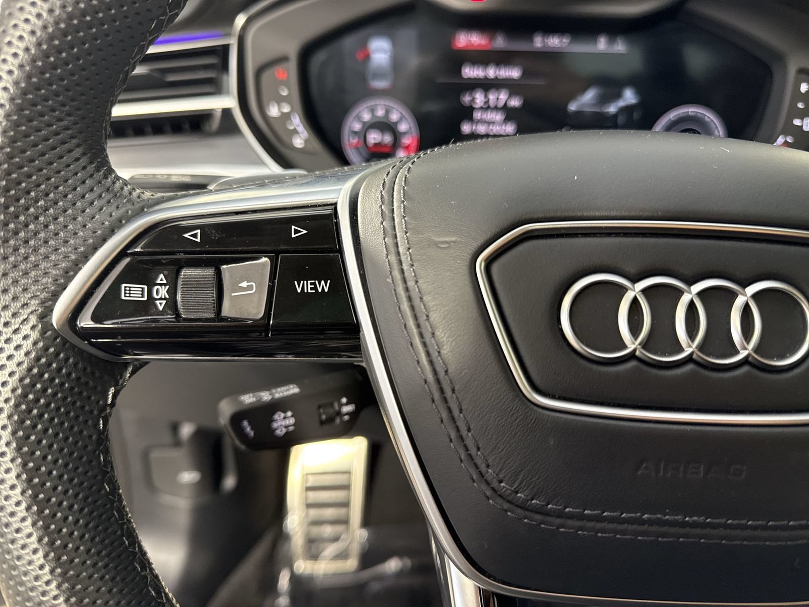 Used 2023 Audi S8 AWD/4WD image 12