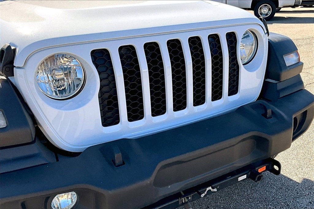 Used 2020 Jeep Gladiator Sport w/ Quick Order Package 24S image 27