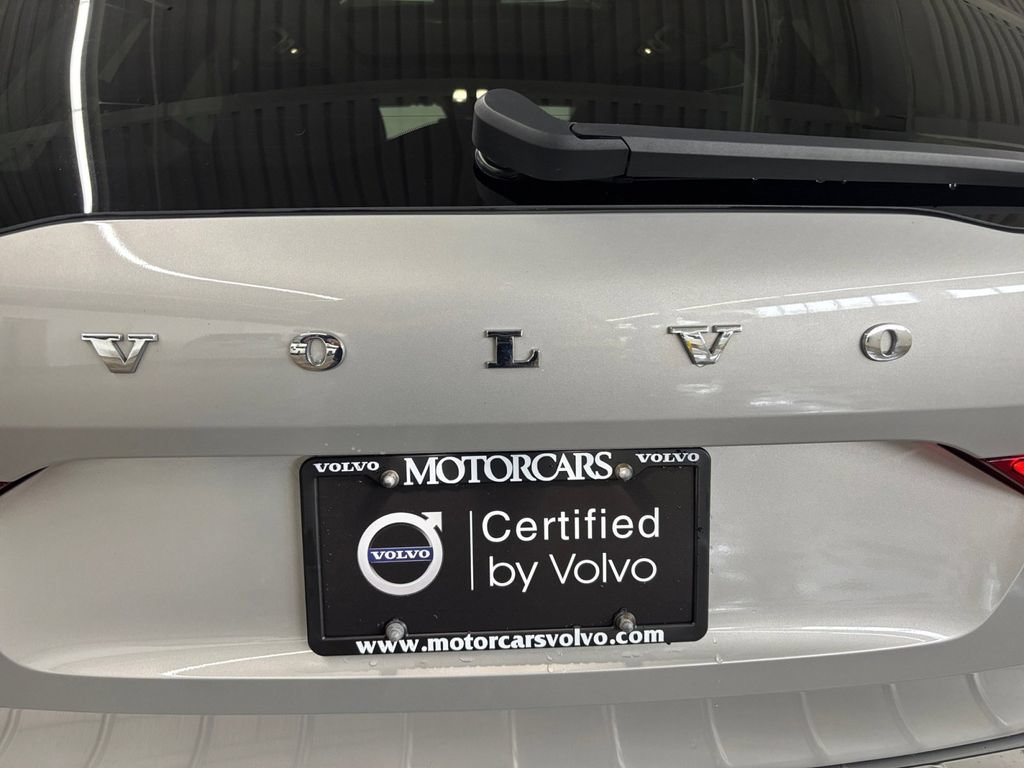 Certified 2023 Volvo XC60 B5 Plus w/ Protection Package Premier AWD/4WD image 31