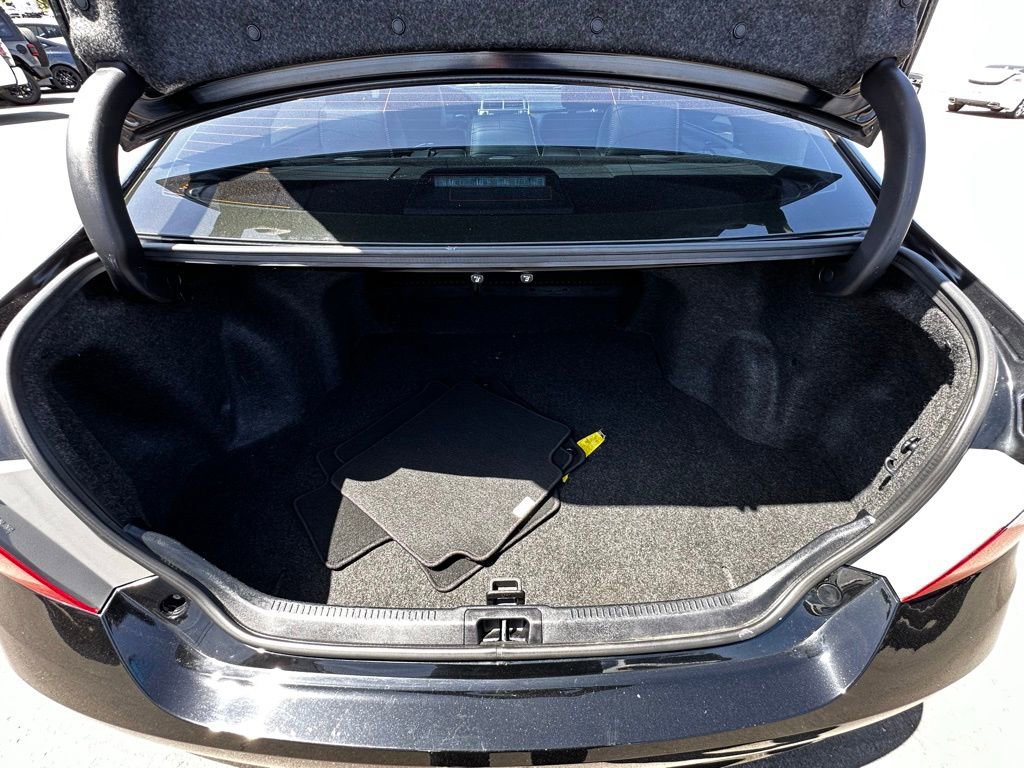 Used 2017 Toyota Camry SE FWD image 9