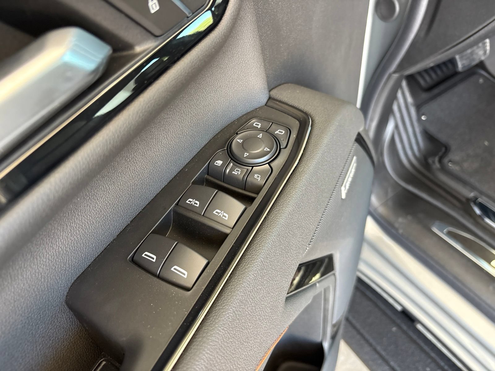 New 2026 GMC Sierra 2500 AT4 w/ AT4 Premium Plus Package AWD/4WD image 11