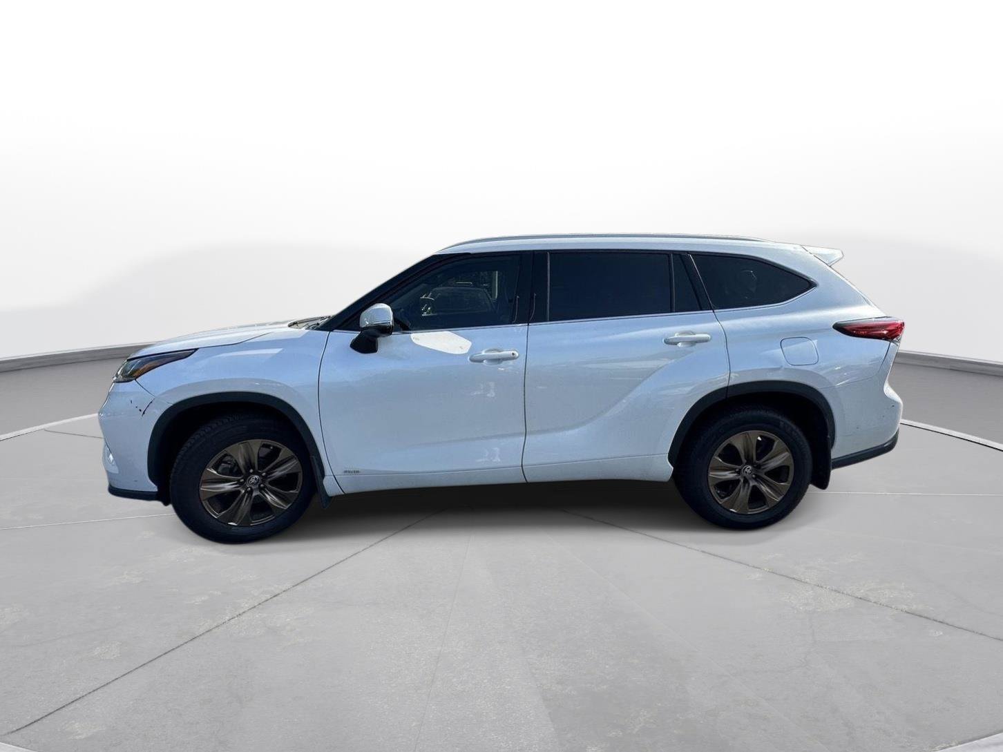 Used 2022 Toyota Highlander Bronze Edition AWD/4WD image 9