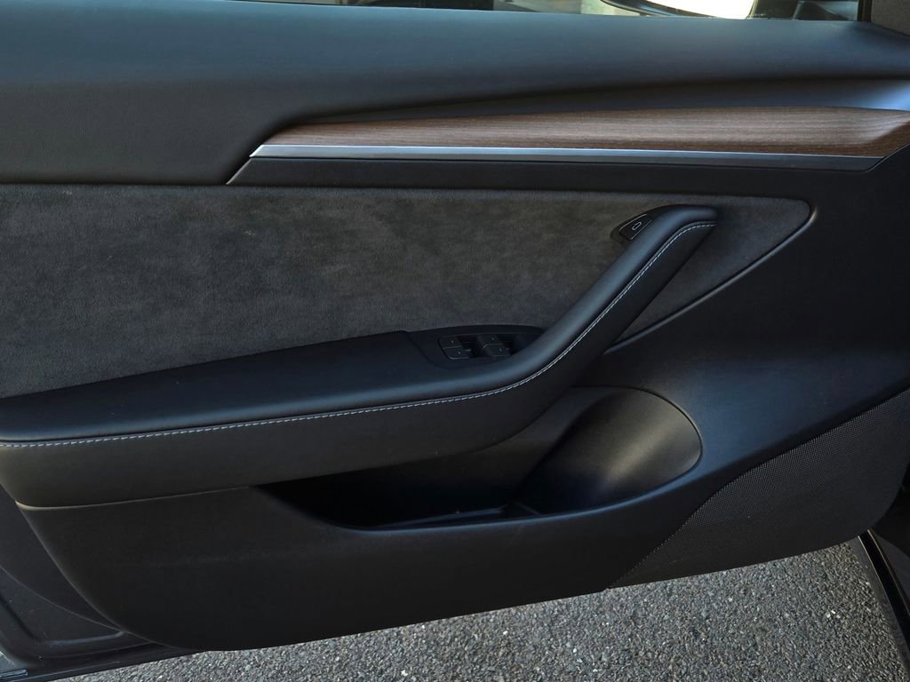 Used 2023 Tesla Model 3 Standard Range image 10
