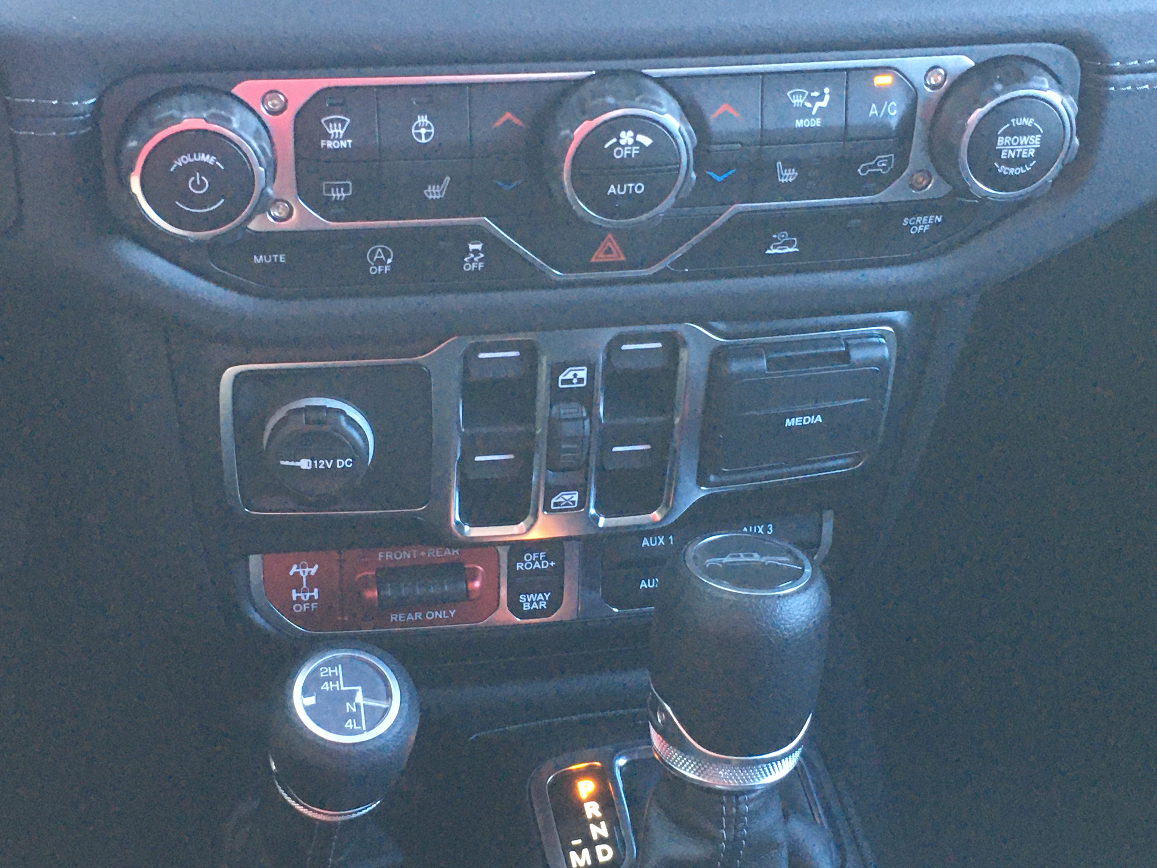 New 2025 Jeep Gladiator Rubicon w/ Convenience Group image 24