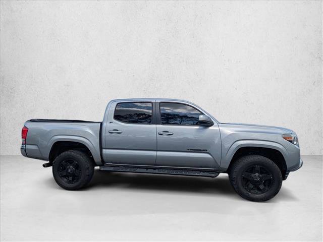 Used 2016 Toyota Tacoma SR5 w/ Towing Package image 4