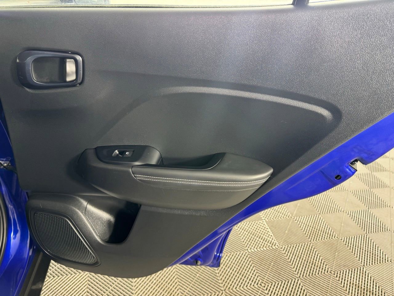 Used 2024 Hyundai Venue Limited image 27