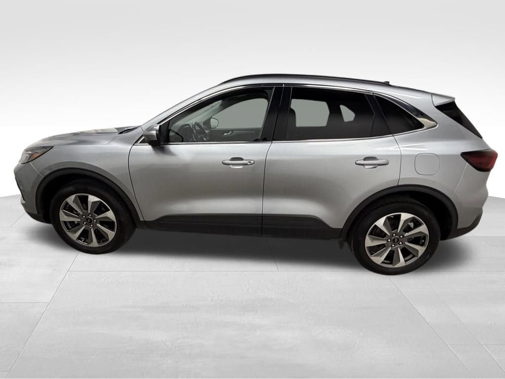 Used 2024 Ford Escape Platinum image 7