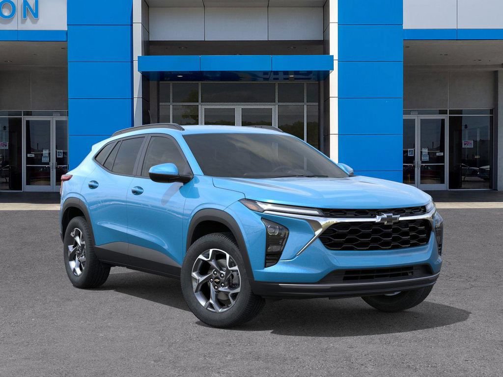 New 2026 Chevrolet Trax LT w/ Driver Confidence Package FWD image 7