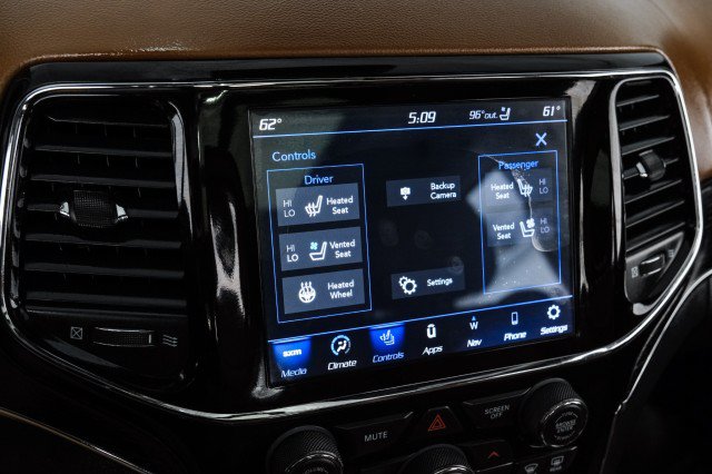Used 2020 Jeep Grand Cherokee Summit w/ Platinum Series Group AWD/4WD image 29