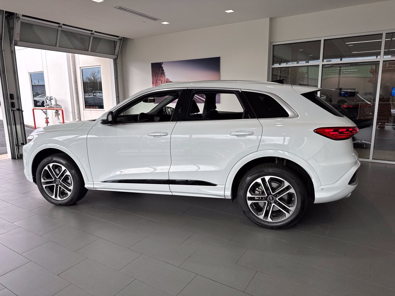 Used 2025 Audi Q5 Premium AWD/4WD image 5
