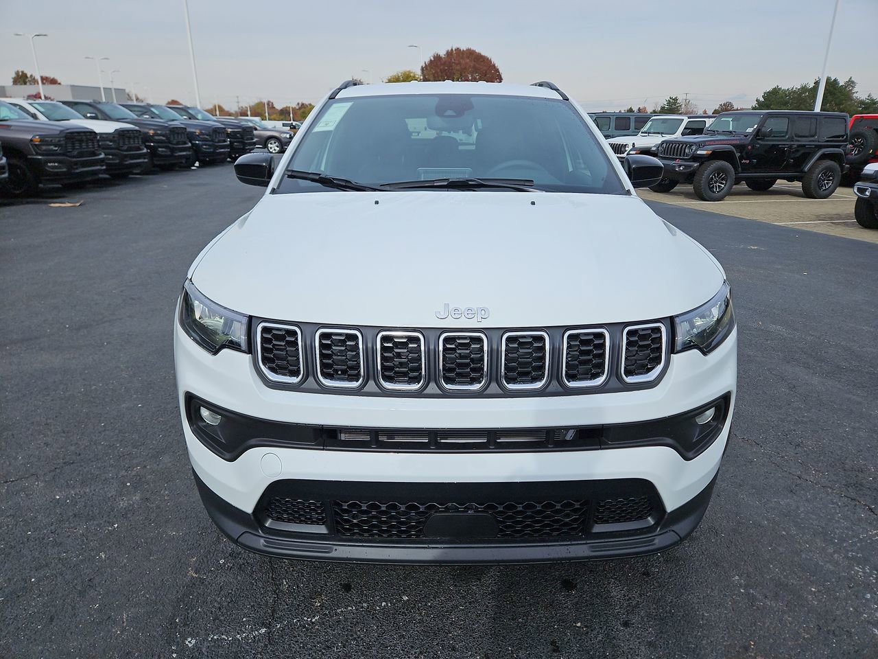 New 2026 Jeep Compass Latitude image 2