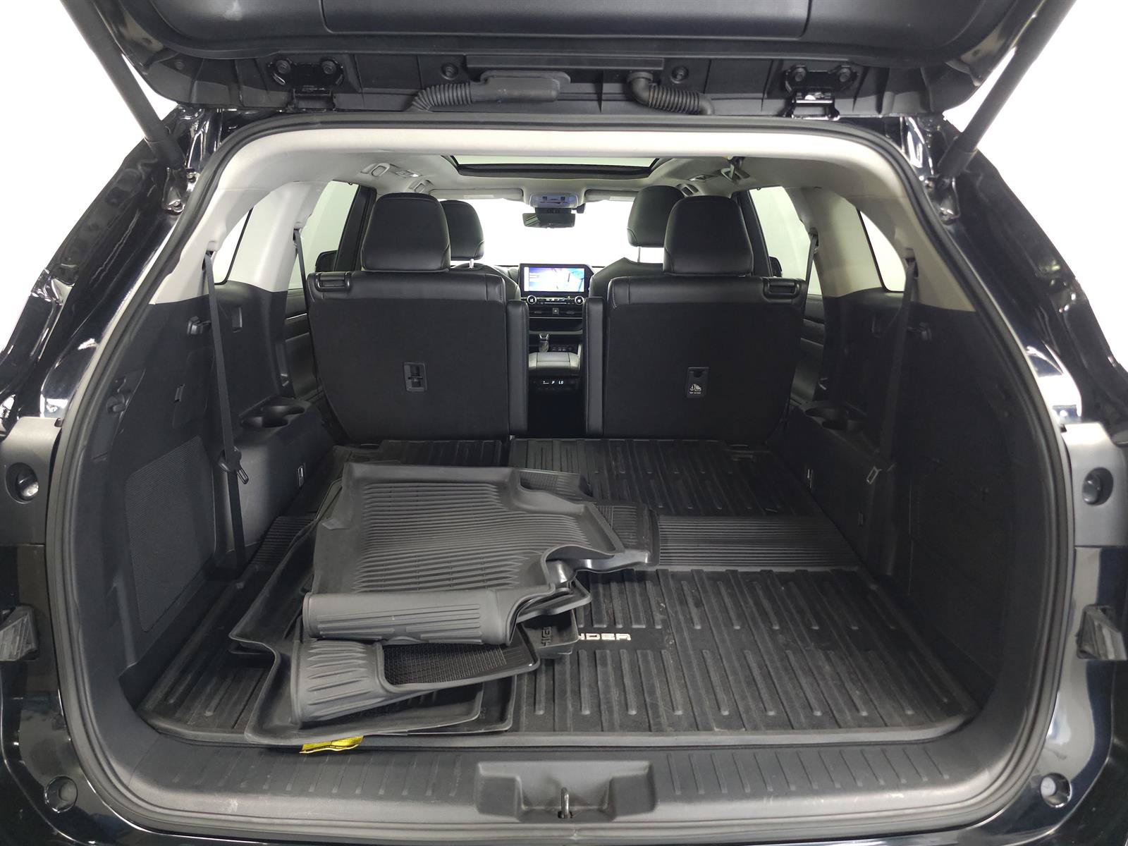 Certified 2024 Toyota Highlander Platinum AWD/4WD image 12
