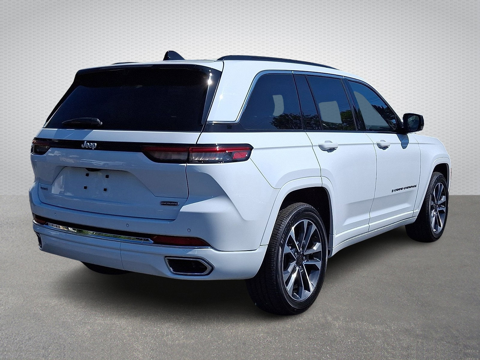 Certified 2025 Jeep Grand Cherokee Overland w/ Adv Protech Group III AWD/4WD image 6