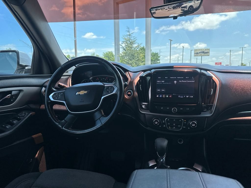 Used 2022 Chevrolet Traverse LT FWD image 17