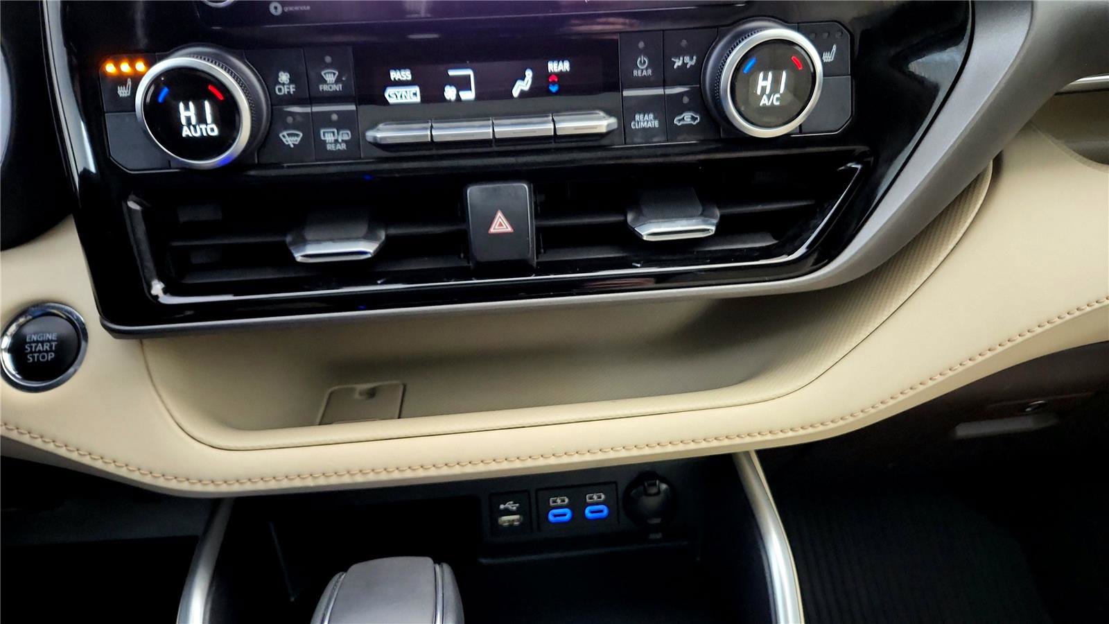 Used 2022 Toyota Highlander XLE image 43