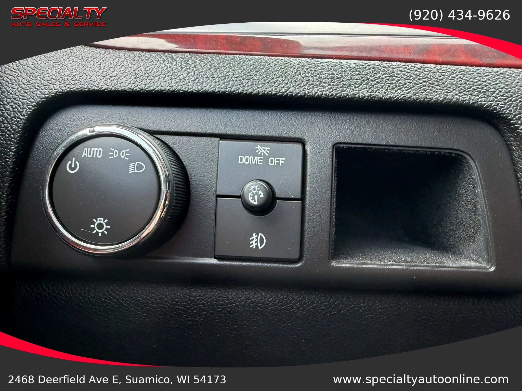 Used 2011 Cadillac Escalade AWD w/ Touring Package image 30
