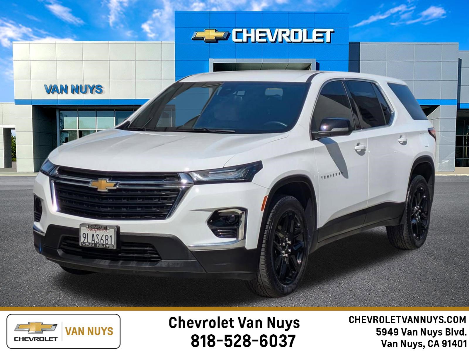 Used 2023 Chevrolet Traverse LS FWD image 1