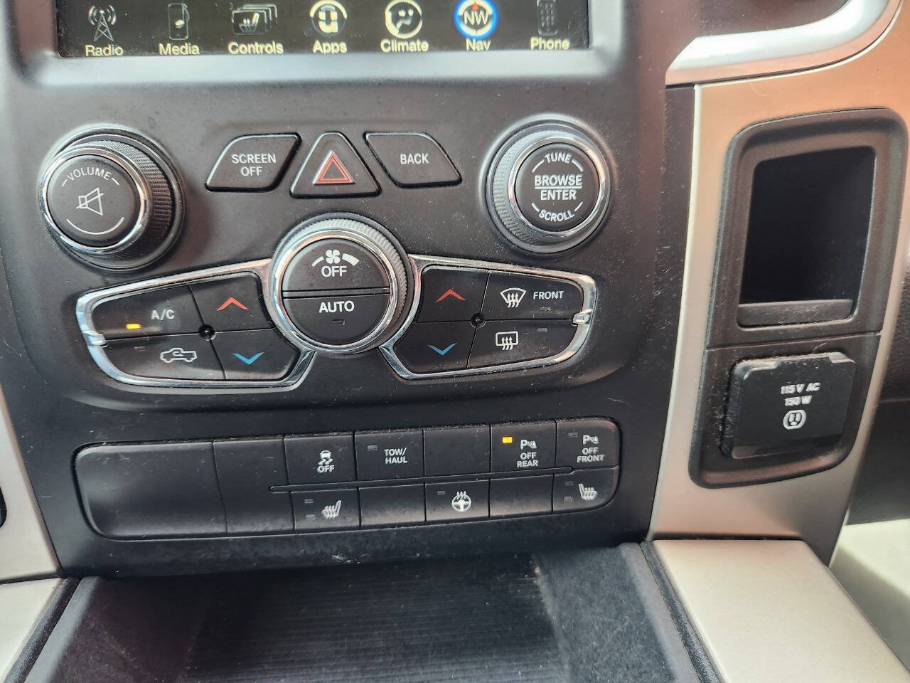 Used 2017 RAM 1500 Big Horn AWD/4WD image 24