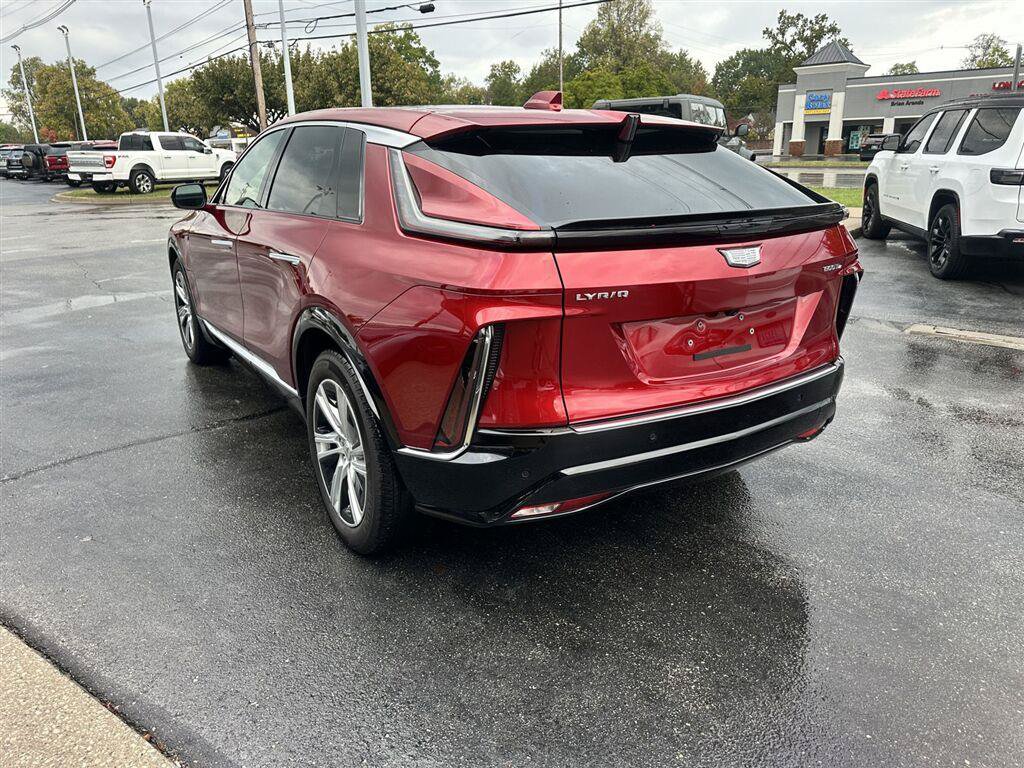 Used 2024 Cadillac Lyriq Tech w/ LPO, Floor Liner Package AWD/4WD image 4