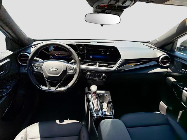 Used 2026 Chevrolet Trax RS w/ Sunroof Package FWD image 14