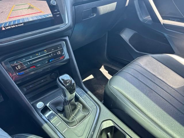Used 2023 Volkswagen Tiguan SE w/ Panoramic Sunroof Package FWD image 27
