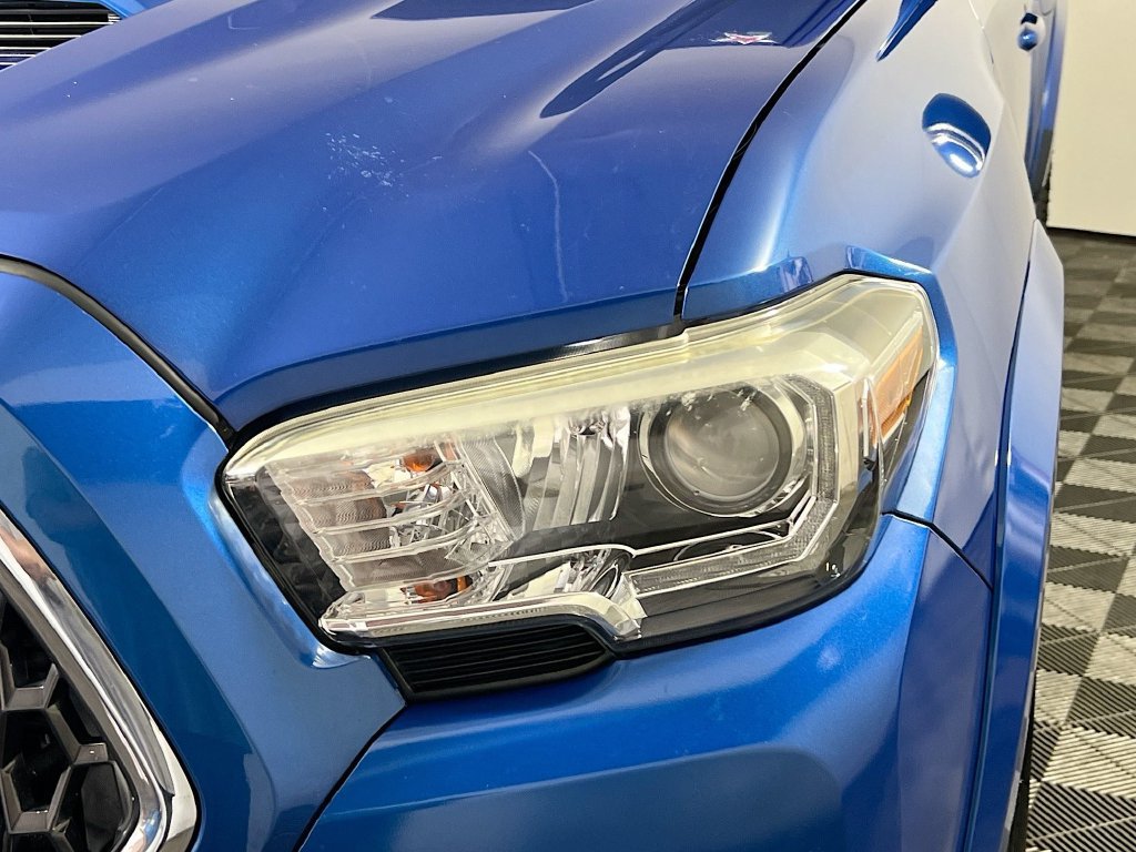 Used 2018 Toyota Tacoma TRD Sport RWD image 9
