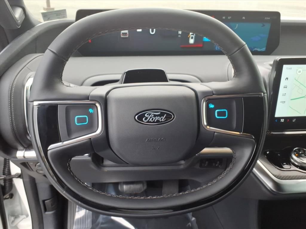 New 2025 Ford Expedition Platinum image 13