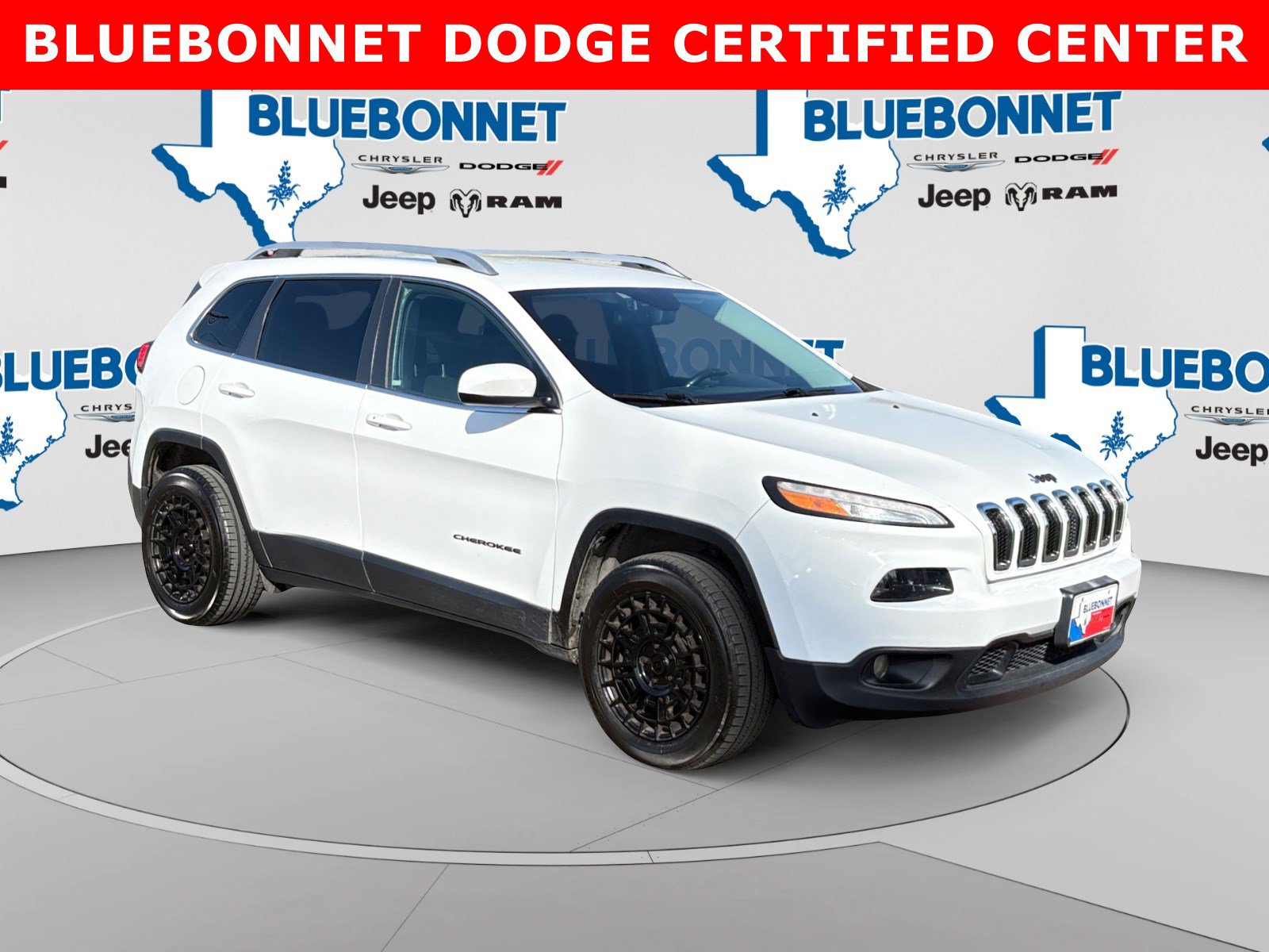 Used 2017 Jeep Cherokee Latitude w/ Comfort/Convenience Group FWD image 3