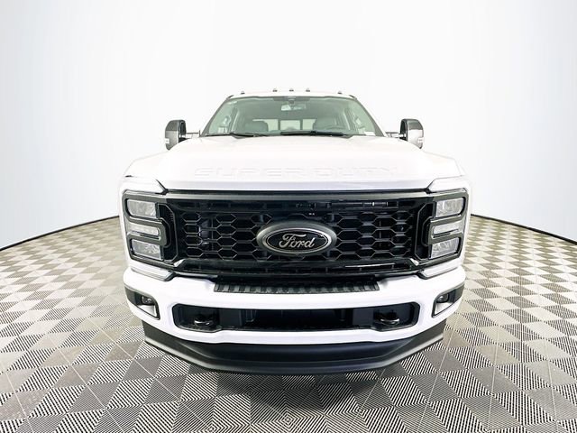 New 2025 Ford F350 Lariat w/ Black Appearance Package image 4