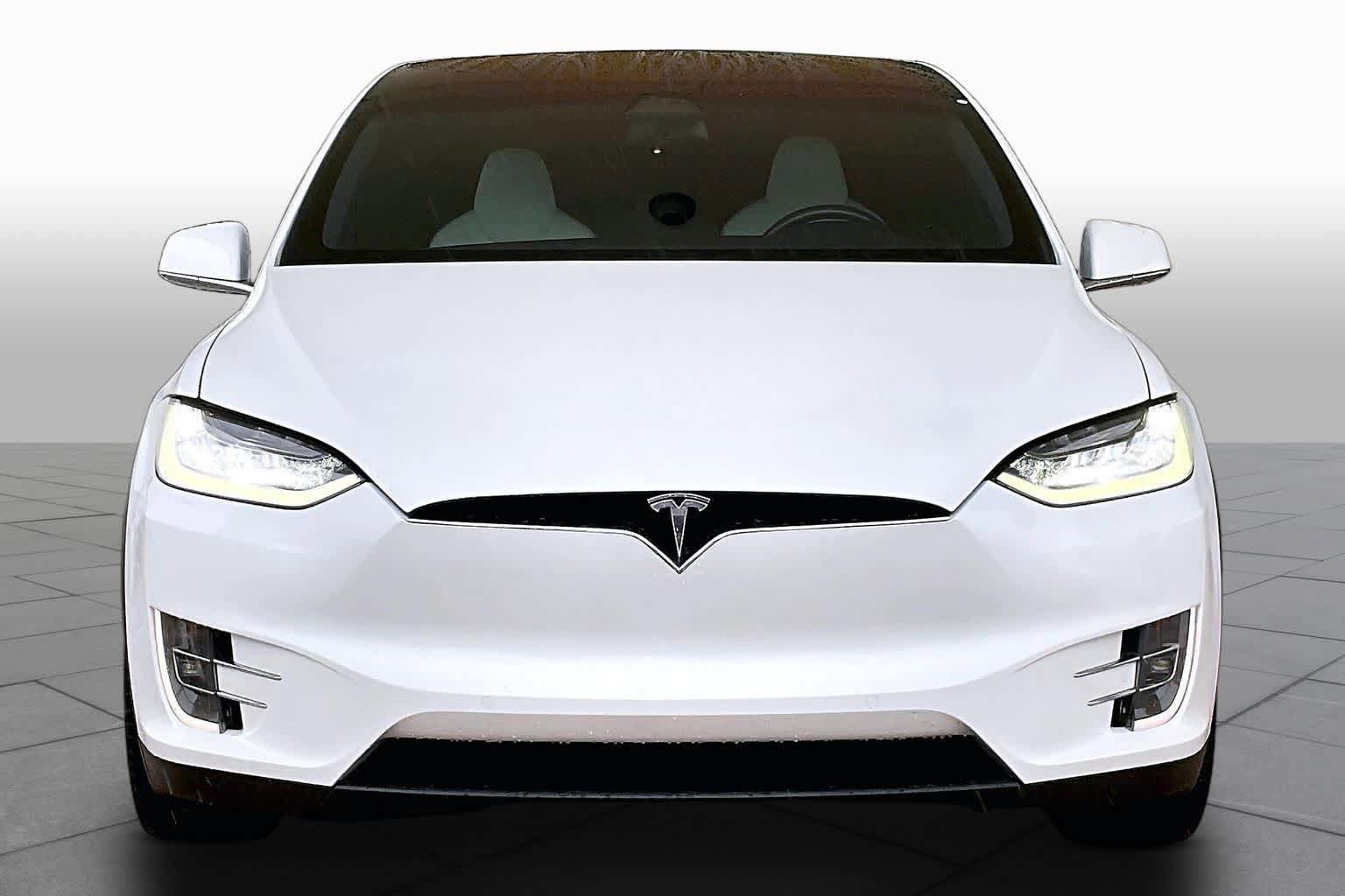 Used 2018 Tesla Model X 100D AWD/4WD image 3