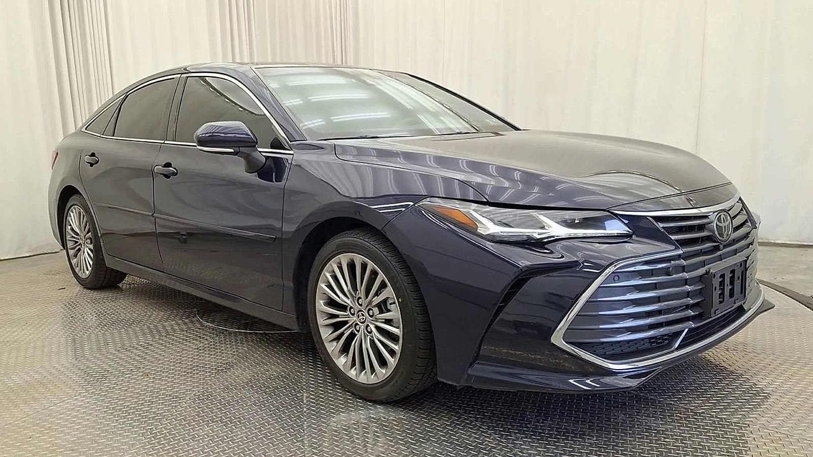 Certified 2022 Toyota Avalon Limited w/ Advanced Safety Package image 5