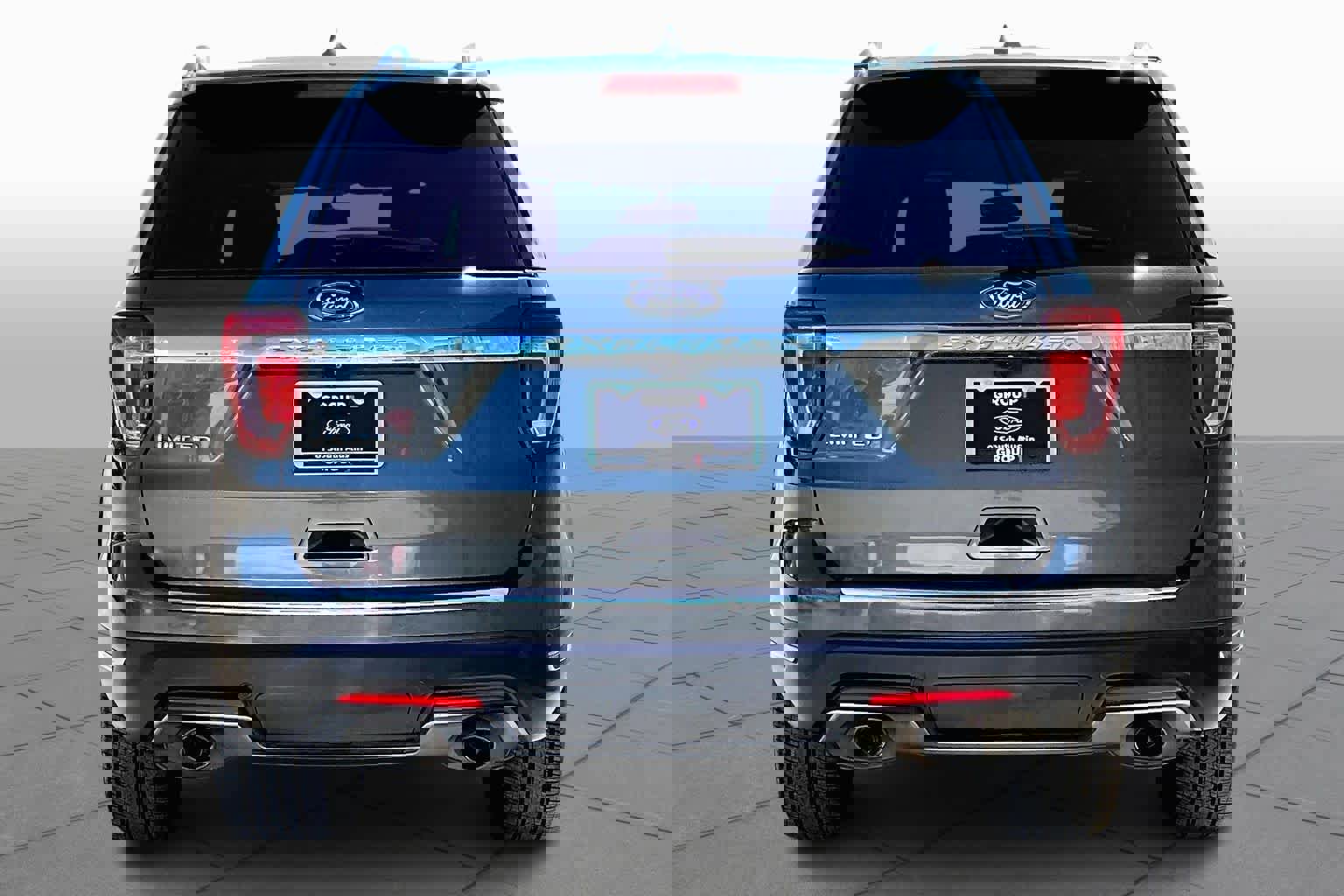 Certified 2019 Ford Explorer Limited w/ Class III Trailer Tow Package image 6