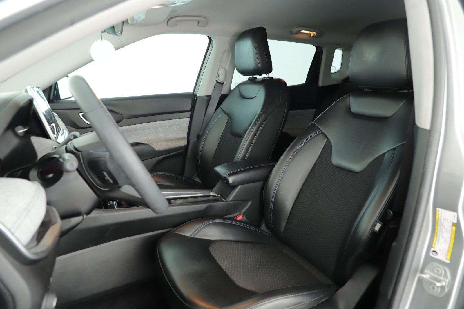 Used 2022 Jeep Compass Latitude FWD image 10