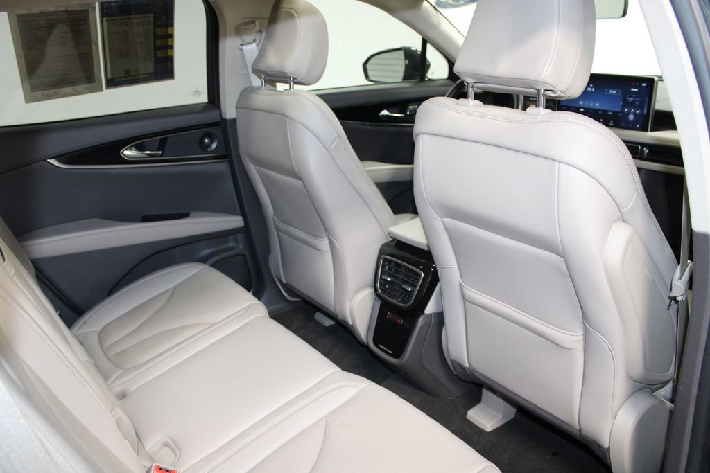 Used 2023 Lincoln Nautilus Reserve w/ Equipment Group 201A image 35