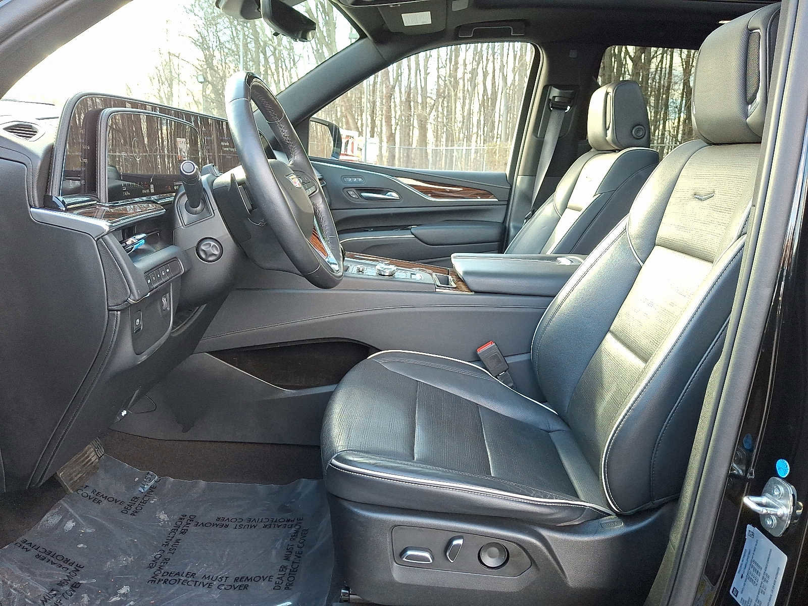 Used 2023 Cadillac Escalade Premium Luxury image 14