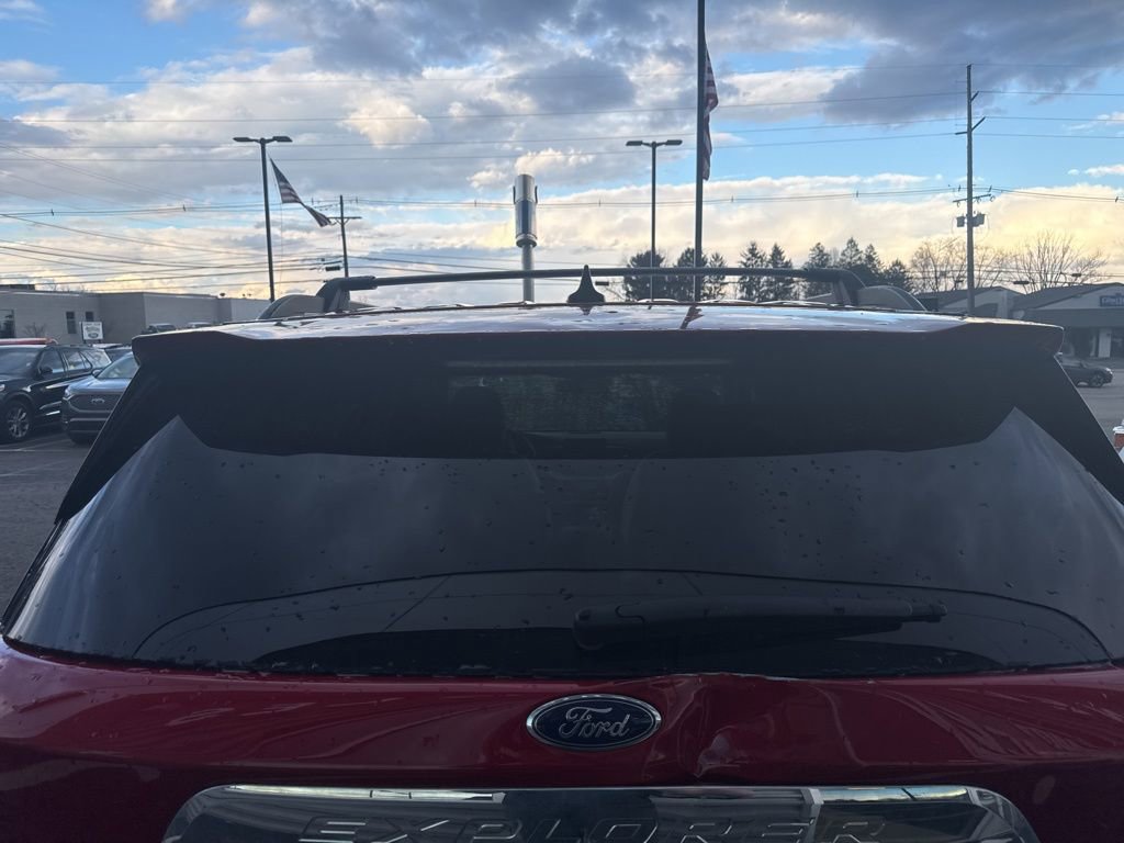 Used 2024 Ford Explorer XLT w/ Class IV Trailer Tow Package image 7
