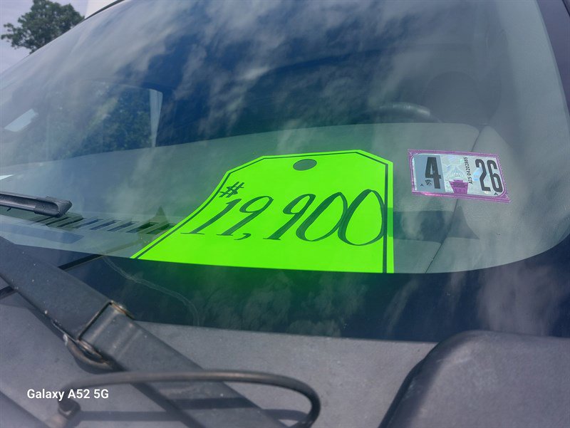 Used 2017 Chevrolet Express 4500 image 16