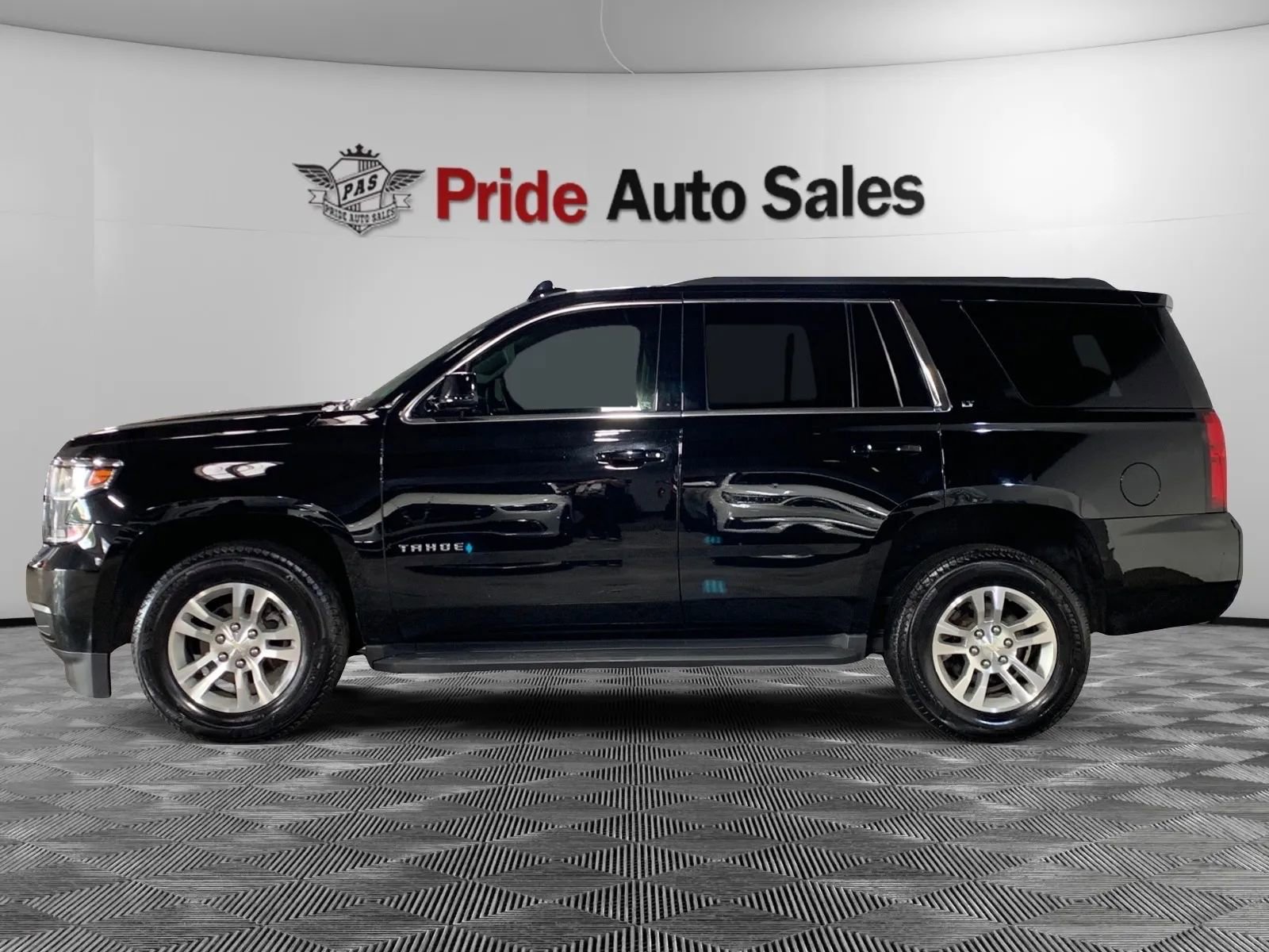 Used 2017 Chevrolet Tahoe LT image 4